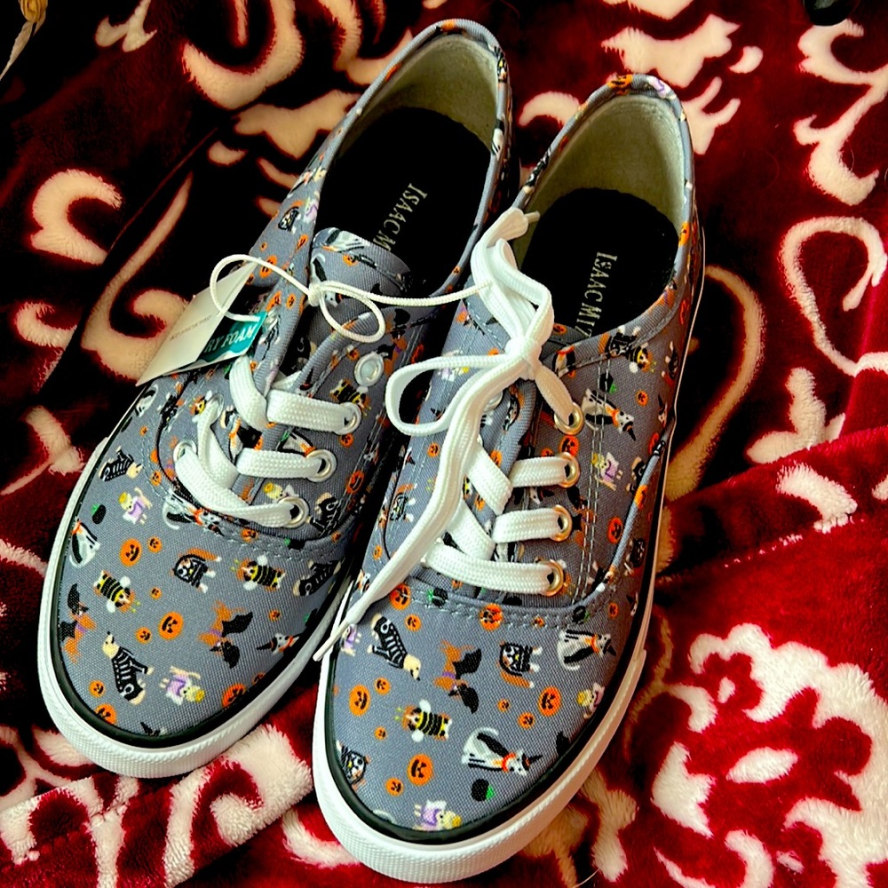 New Women’s Isaac Mizrahi Halloween Dog Pumpkin Sneakers, Size 7M